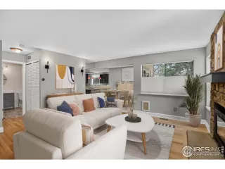 Photo #3: 1043839 Listing