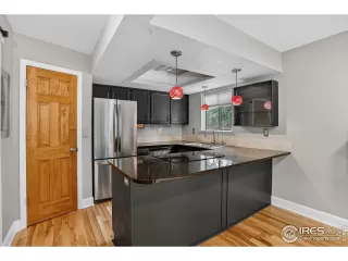 Photo #4: 1043839 Listing