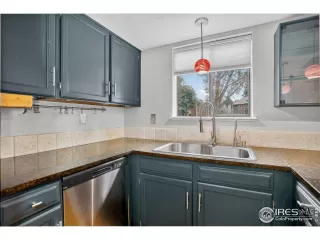 Photo #5: 1043839 Listing