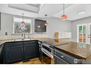 Photo #6: 1043839 Listing