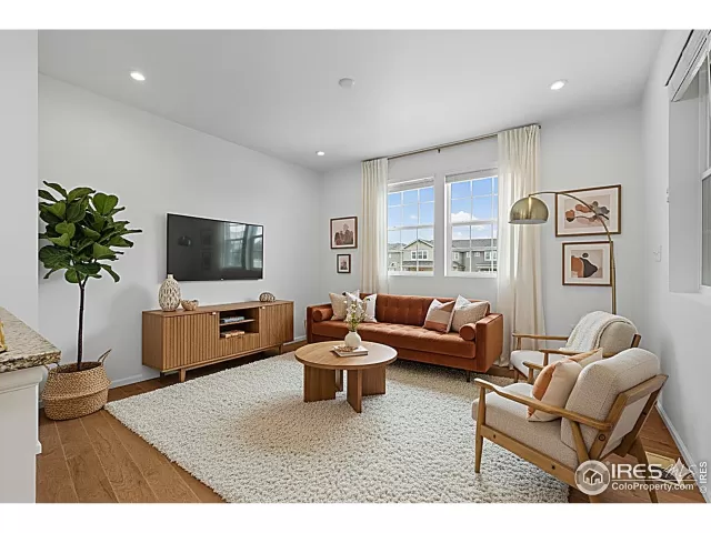 MLS: 1043843 Condo For Sale