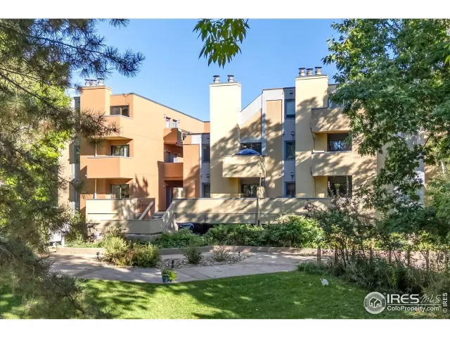 MLS: 1044032 Condo For Sale