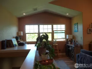 Photo #5: 1044089 Listing