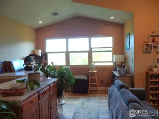 Photo #6: 1044089 Listing