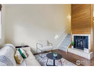 Photo #2: 1044145 Listing