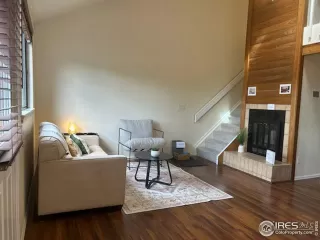 Photo #4: 1044145 Listing