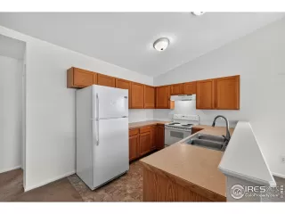 Photo #5: 1044171 Listing