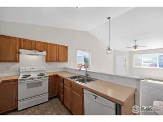 Photo #6: 1044171 Listing