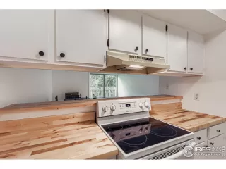 Photo #6: 1044175 Listing