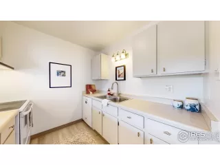 Photo #5: 1044176 Listing