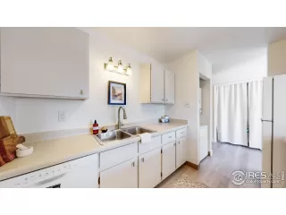 Photo #6: 1044176 Listing