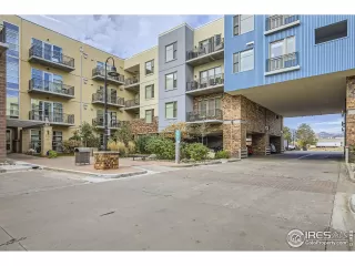 Photo #1: 1044213 Listing