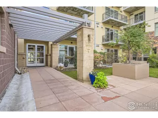 Photo #2: 1044213 Listing