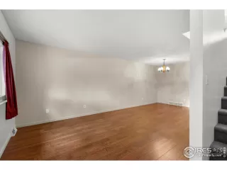 Photo #2: 1044228 Listing