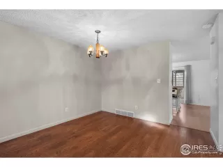 Photo #5: 1044228 Listing