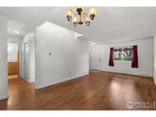 Photo #6: 1044228 Listing