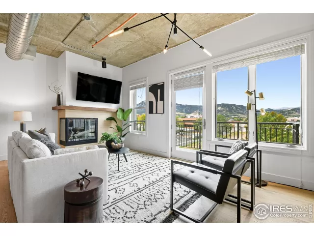 MLS: 1044237 Condo For Sale