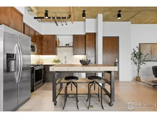 Photo #5: 1044237 Listing 