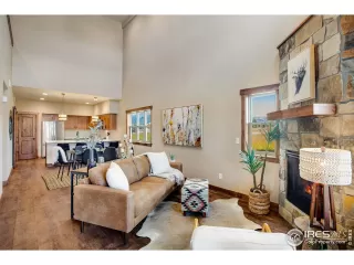 Photo #4: 1044268 Listing