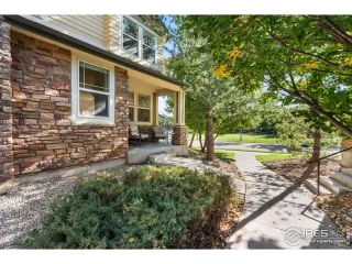 Photo #3: 1044426 Listing