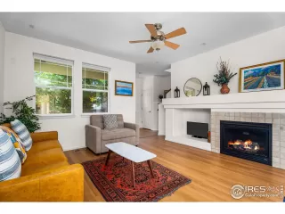 Photo #6: 1044426 Listing