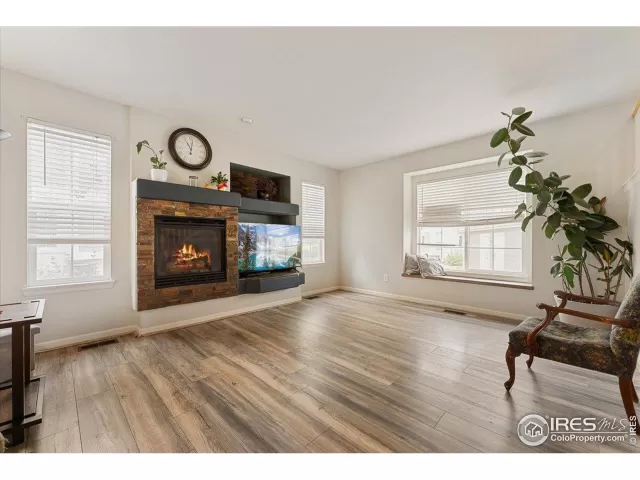 MLS: 1044427 Condo For Sale