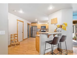 Photo #5: 1044431 Listing