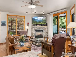 Photo #6: 1044465 Listing