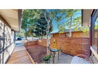 Photo #3: 1044471 Listing