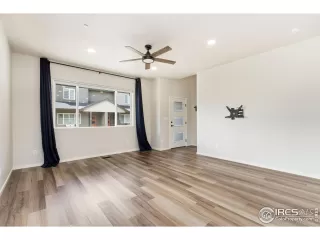 Photo #5: 1044531 Listing