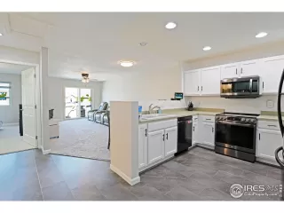 Photo #4: 1044543 Listing