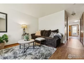 Photo #3: 1044567 Listing