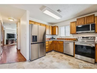 Photo #5: 1044567 Listing