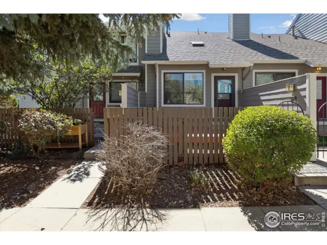 MLS: 1044607 Condo For Sale