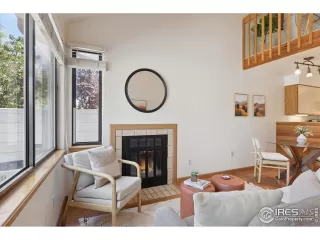 Photo #1: 1044607 Listing