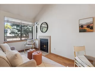 Photo #5: 1044607 Listing