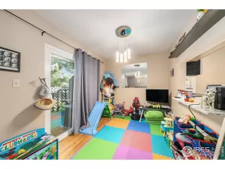 Photo #5: 1044617 Listing