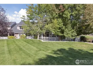 Photo #2: 1044624 Listing