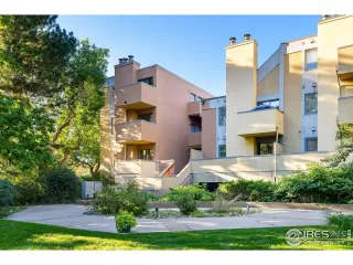 Photo #1: 1044679 Listing