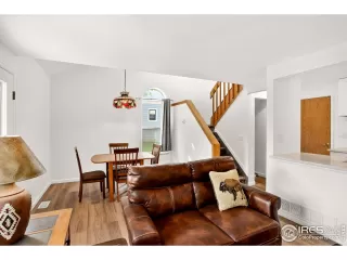 Photo #4: 1044759 Listing 