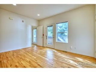 Photo #2: 1044797 Listing 