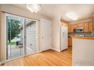 Photo #5: 1044852 Listing