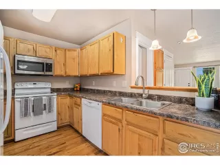 Photo #6: 1044852 Listing