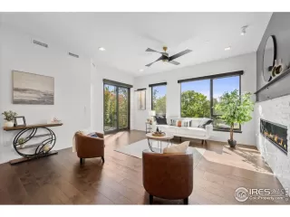 Photo #6: 1044898 Listing 