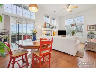 Photo #1: 1044916 Listing