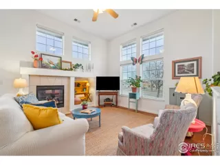 Photo #2: 1044916 Listing