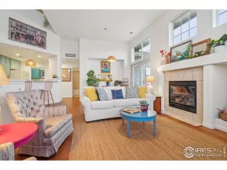 Photo #4: 1044916 Listing