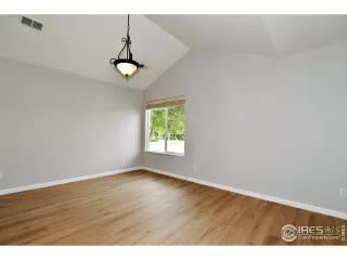 Photo #2: 1044990 Listing