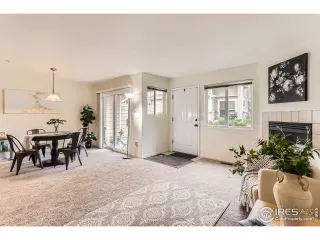 Photo #6: 1044998 Listing