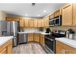 Photo #4: 1045022 Listing